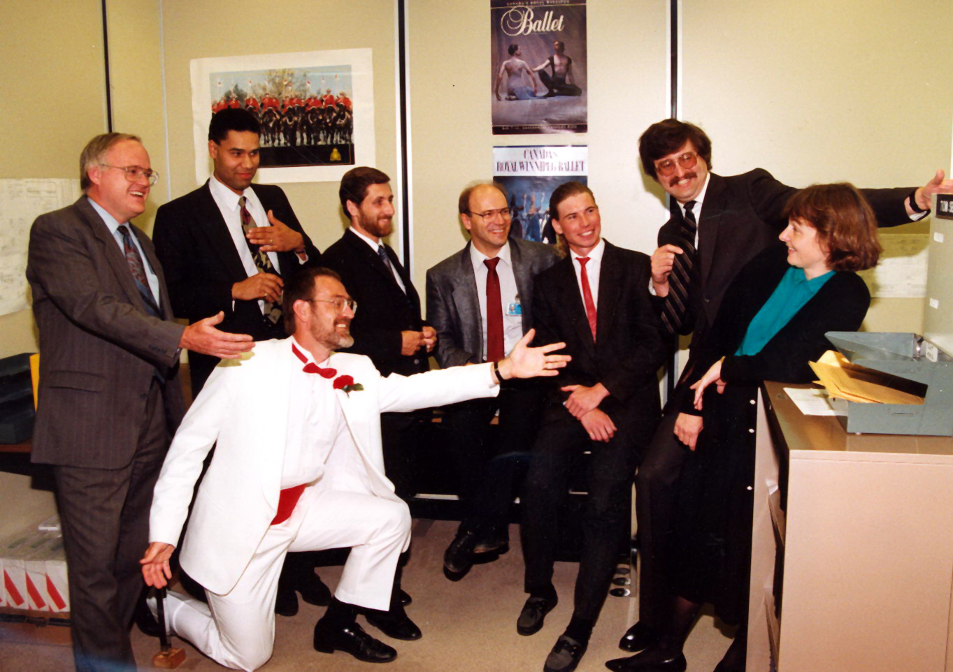 s026-262_Dave_Sloan_Howard_Green_Jim_Darryl_Bags_Wes_Panasky_Tom_Sernyk_Laura_Penner_suit_day.jpg